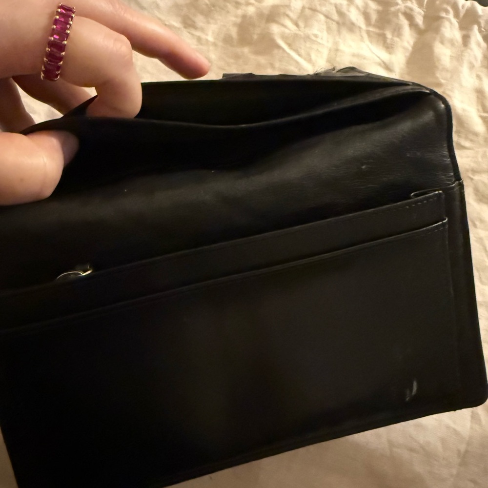 Chanel soft glossy patent leather wallet - Picture 4 of 12